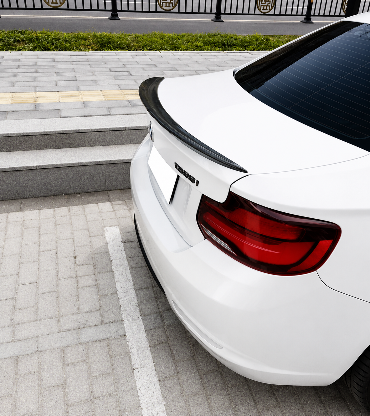 BMWF87/F22/F23/M2 CARBON BOOT SPOILER