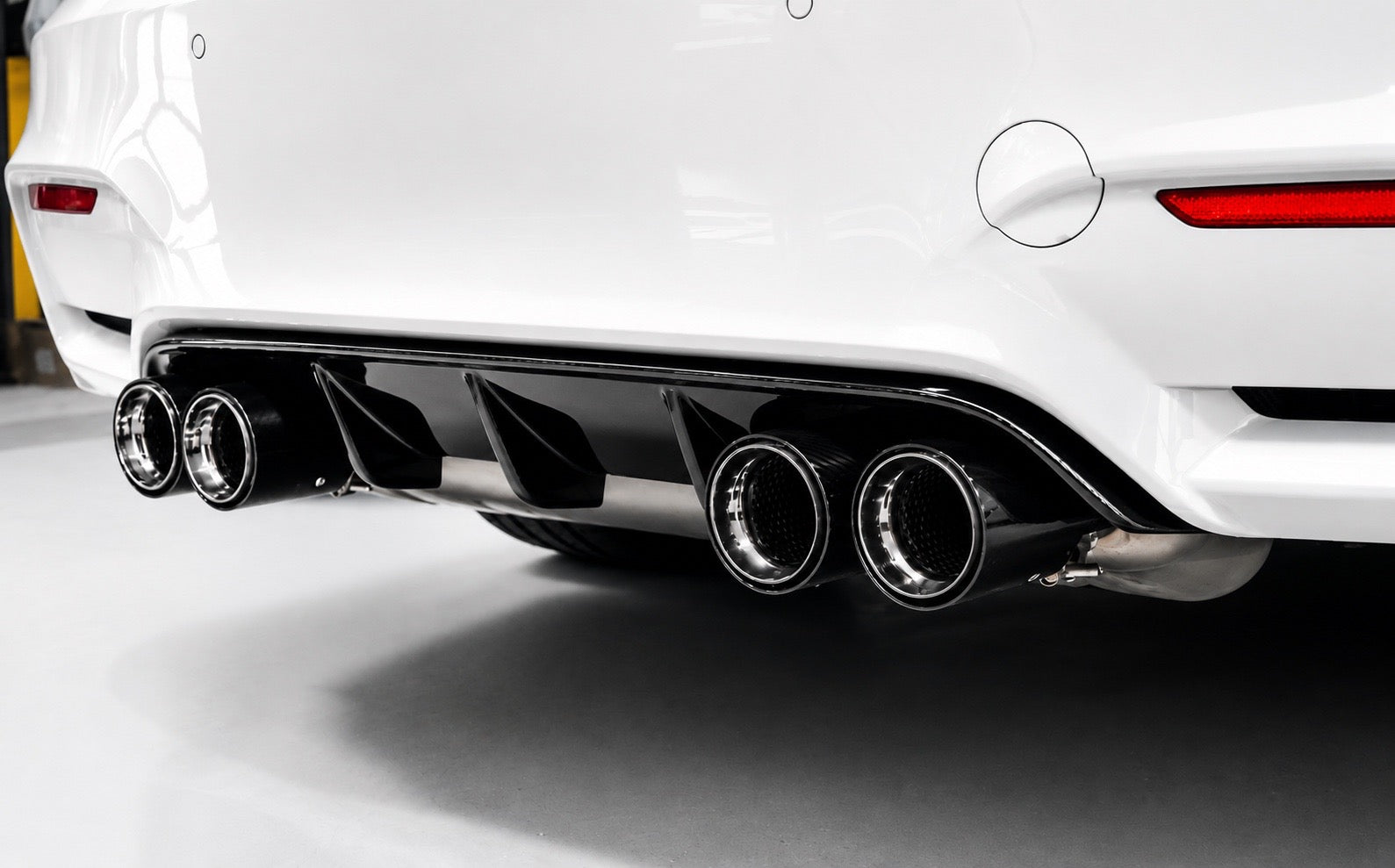 BMW F80M3/F82M4 MP DIFFUSER GLOSS BLACK
